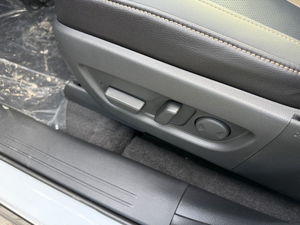 Fahrzeugabbildung Mazda CX-60 MJ26 2.5L e-SKYACTIV PHEV 327ps Homura Plus BLOP