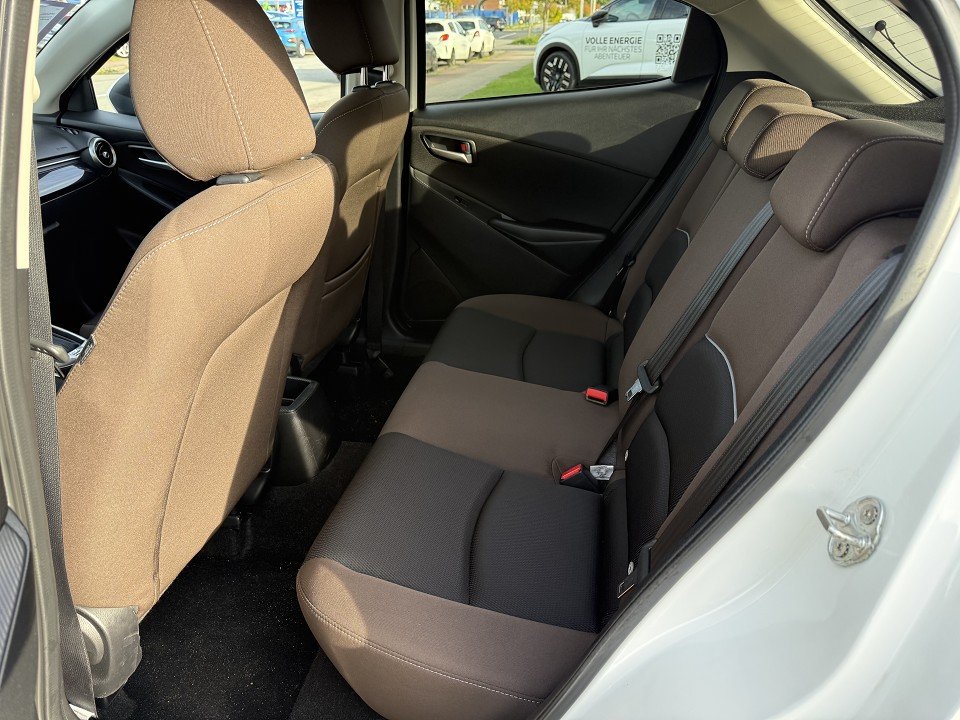 Fahrzeugabbildung Mazda 2 SKYACTIV-G 90 6AG AL-EXCLUSIVE TOU-P1 NAV