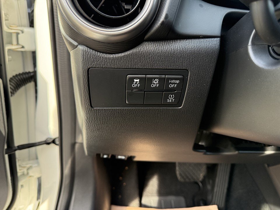 Fahrzeugabbildung Mazda 2 SKYACTIV-G 90 6AG AL-EXCLUSIVE TOU-P1 NAV