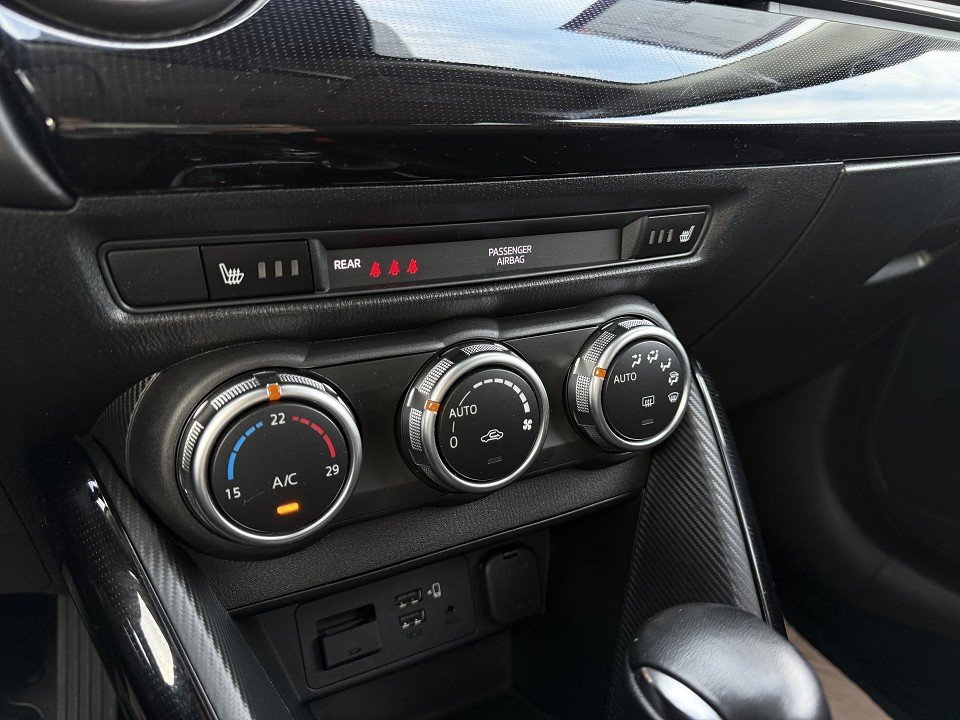 Fahrzeugabbildung Mazda 2 SKYACTIV-G 90 6AG AL-EXCLUSIVE TOU-P1 NAV