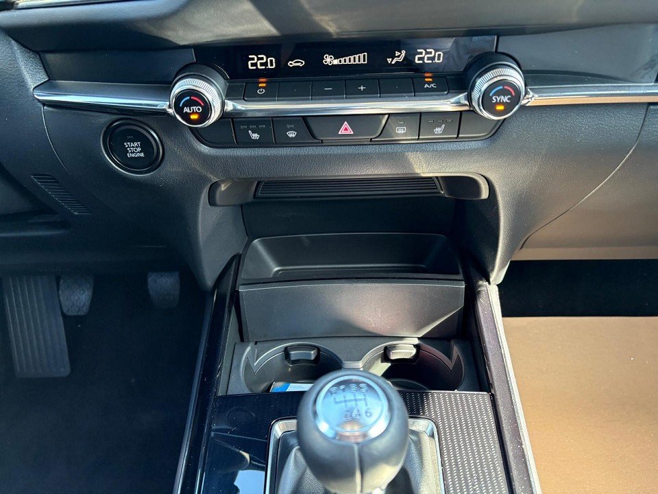 Fahrzeugabbildung Mazda CX-30 SKYACTIV-G 2.0 M Hybrid AL-HOMURA