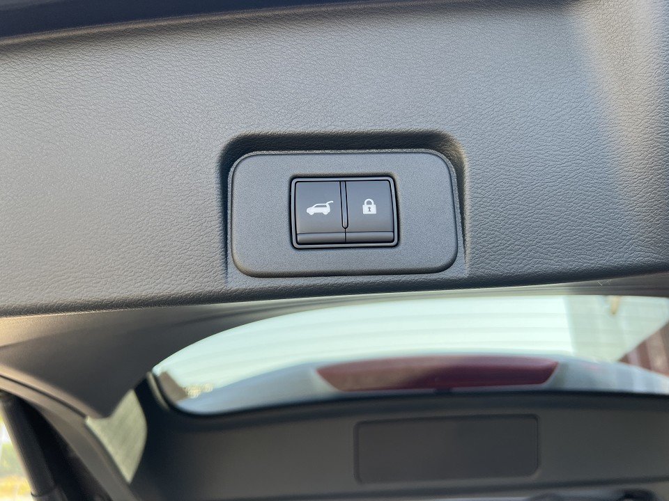 Fahrzeugabbildung Nissan X-TRAIL 1.5 VC-T e-4ORCE 4x4 N-Trek 5 Sitze