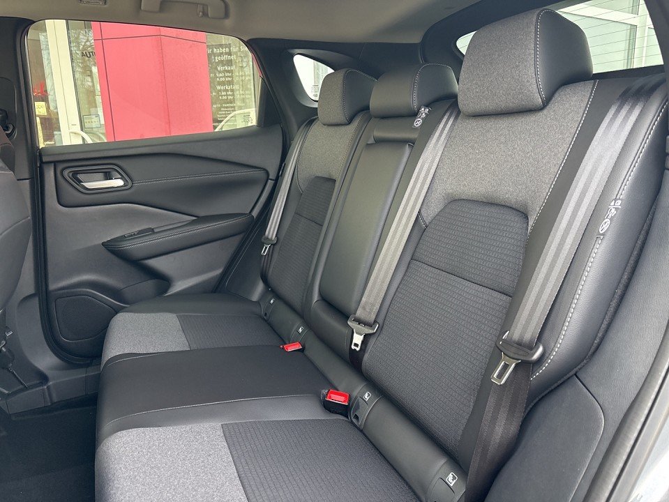 Fahrzeugabbildung Nissan QASHQAI 1.5 VC-T e-POWER 190PS N-Connecta Winter Komfort