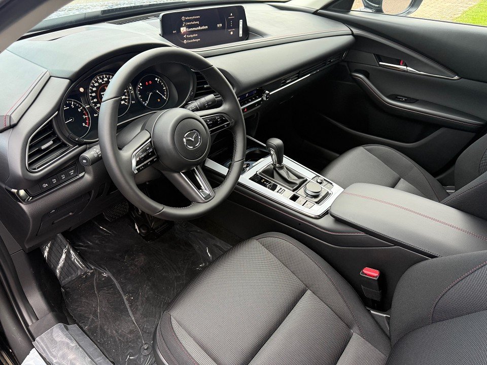 Fahrzeugabbildung Mazda CX-30 2.5L e-SKYACTIV G 140ps 6AT Homura