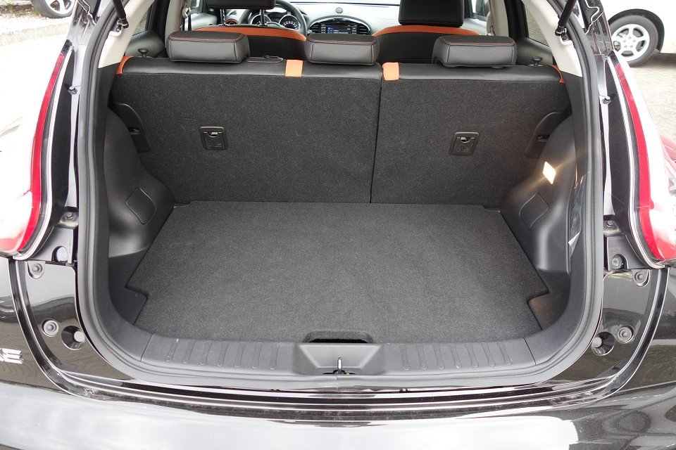 Fahrzeugabbildung Nissan Juke 1.6 CVT 4x2 N-Connecta