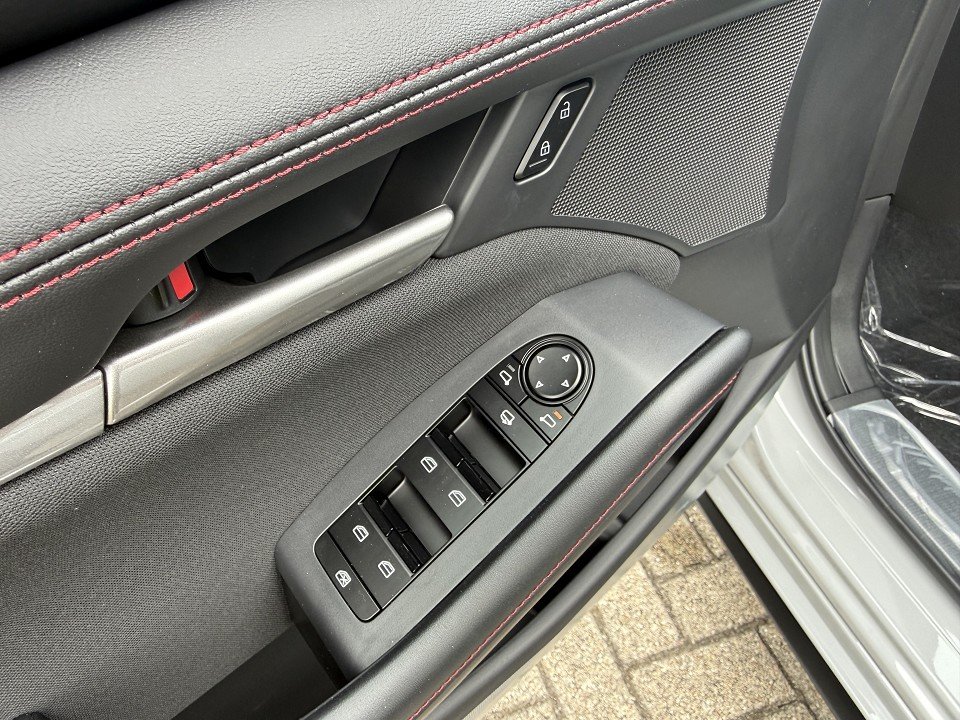 Fahrzeugabbildung Mazda 3 2027 2.5L e-SKYACTIV G 140ps 6AT Homura
