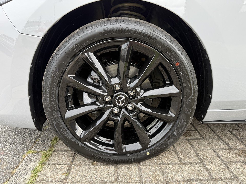 Fahrzeugabbildung Mazda 3 2027 2.5L e-SKYACTIV G 140ps 6AT Homura