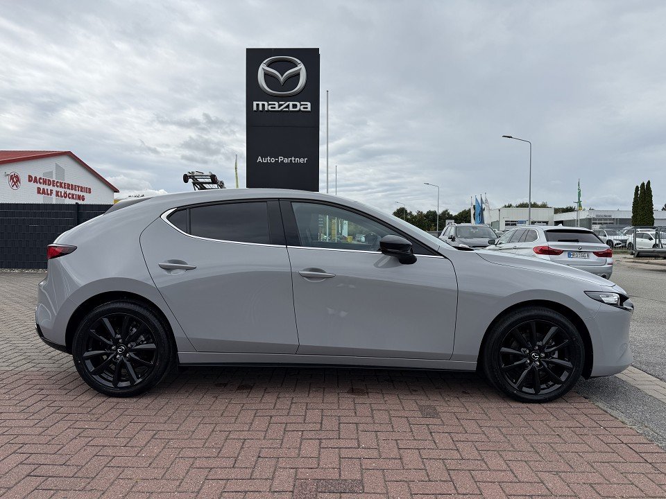 Fahrzeugabbildung Mazda 3 2027 2.5L e-SKYACTIV G 140ps 6AT Homura
