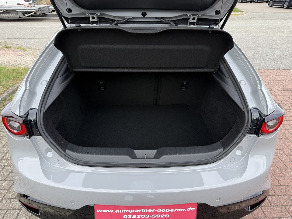 Fahrzeugabbildung Mazda 3 2027 2.5L e-SKYACTIV G 140ps 6AT Homura