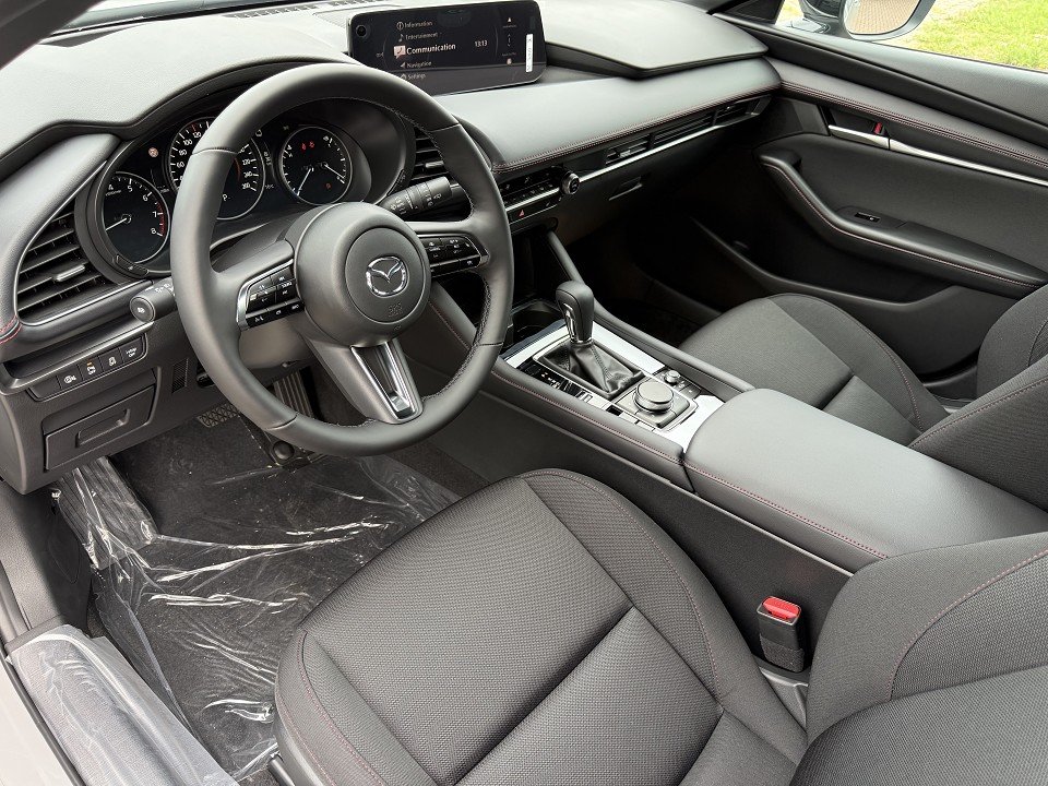 Fahrzeugabbildung Mazda 3 2027 2.5L e-SKYACTIV G 140ps 6AT Homura