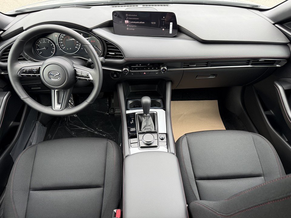 Fahrzeugabbildung Mazda 3 2027 2.5L e-SKYACTIV G 140ps 6AT Homura