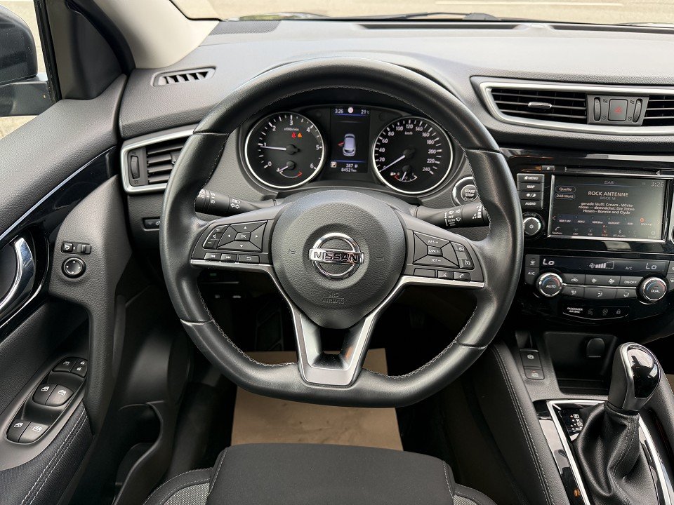 Fahrzeugabbildung Nissan QASHQAI N-Connecta 1.7 dCi DCT 4x4