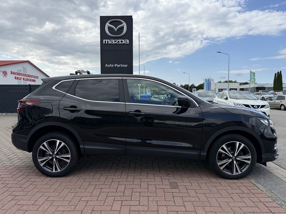 Fahrzeugabbildung Nissan QASHQAI N-Connecta 1.7 dCi DCT 4x4