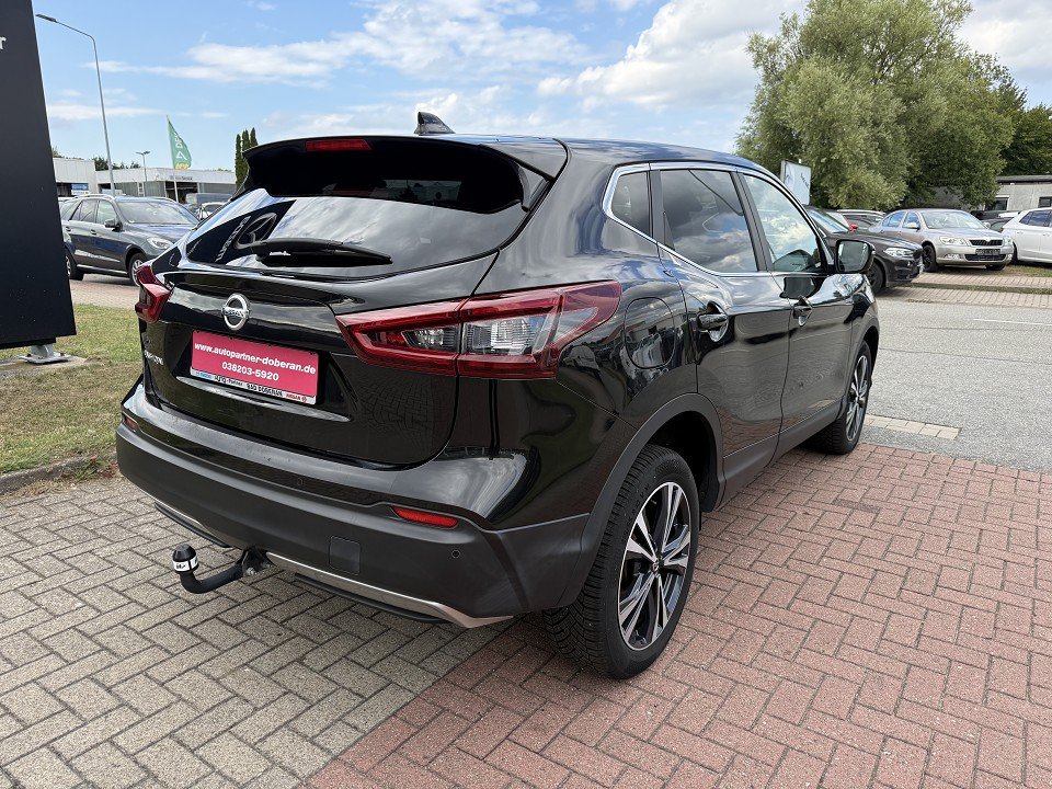 Fahrzeugabbildung Nissan QASHQAI N-Connecta 1.7 dCi DCT 4x4