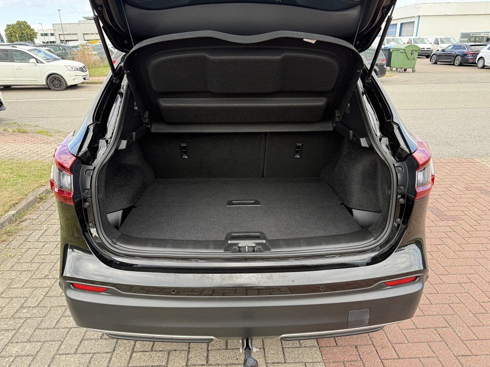 Fahrzeugabbildung Nissan QASHQAI N-Connecta 1.7 dCi DCT 4x4