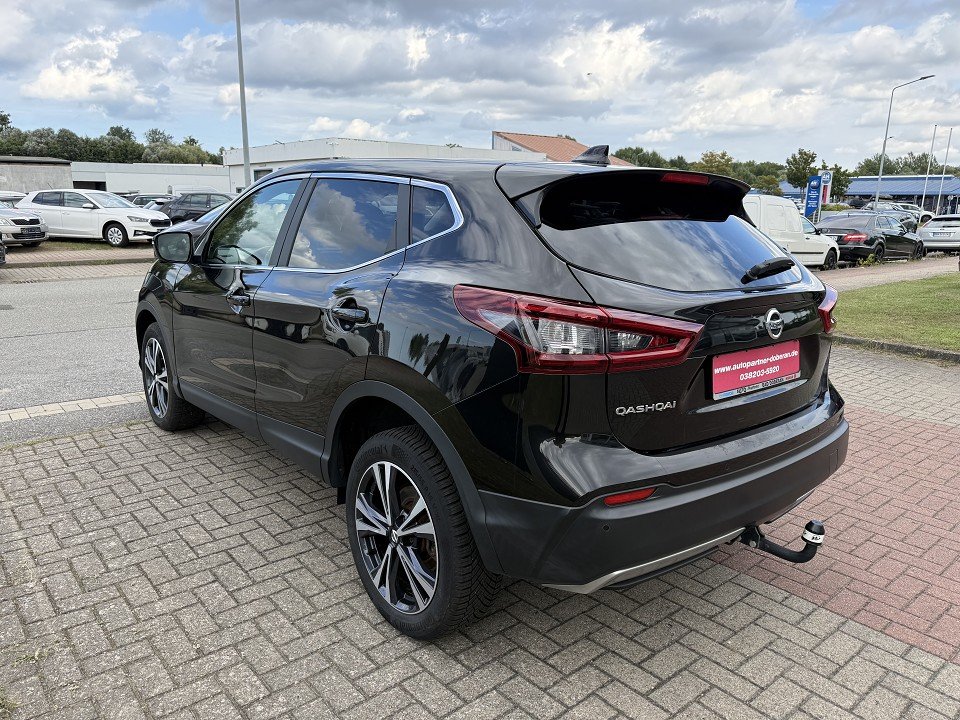 Fahrzeugabbildung Nissan QASHQAI N-Connecta 1.7 dCi DCT 4x4