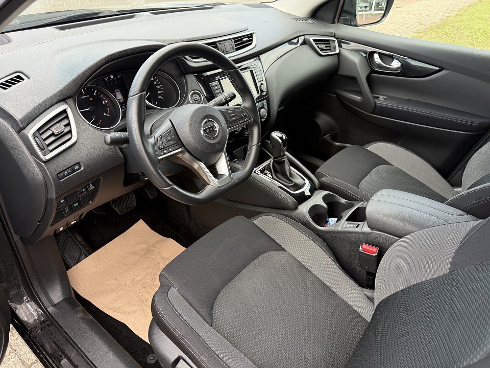 Fahrzeugabbildung Nissan QASHQAI N-Connecta 1.7 dCi DCT 4x4