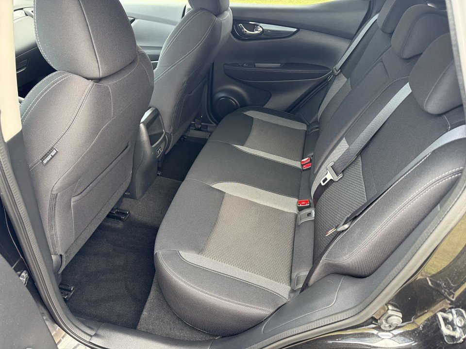 Fahrzeugabbildung Nissan QASHQAI N-Connecta 1.7 dCi DCT 4x4