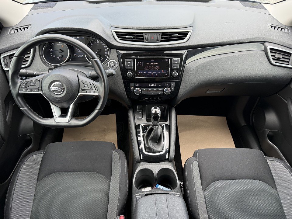 Fahrzeugabbildung Nissan QASHQAI N-Connecta 1.7 dCi DCT 4x4