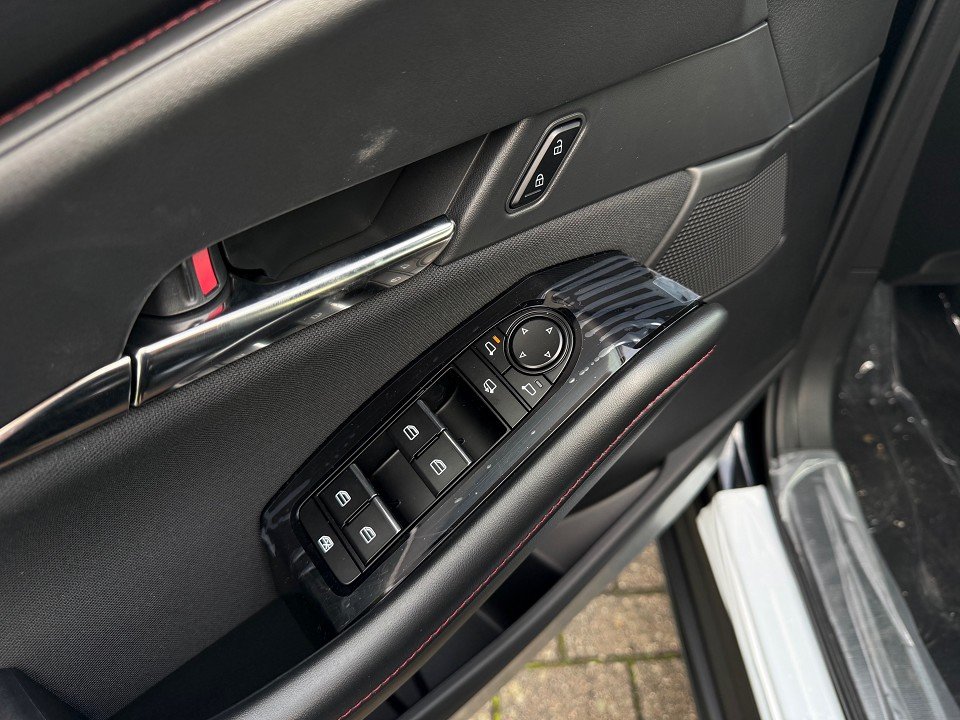 Fahrzeugabbildung Mazda CX-30 2.5L e-SKYACTIV G 140ps 6MT Homura