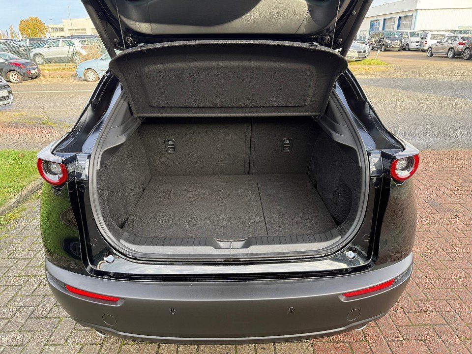 Fahrzeugabbildung Mazda CX-30 2.5L e-SKYACTIV G 140ps 6MT Homura