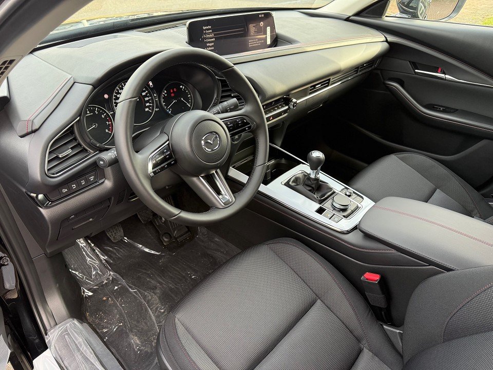 Fahrzeugabbildung Mazda CX-30 2.5L e-SKYACTIV G 140ps 6MT Homura