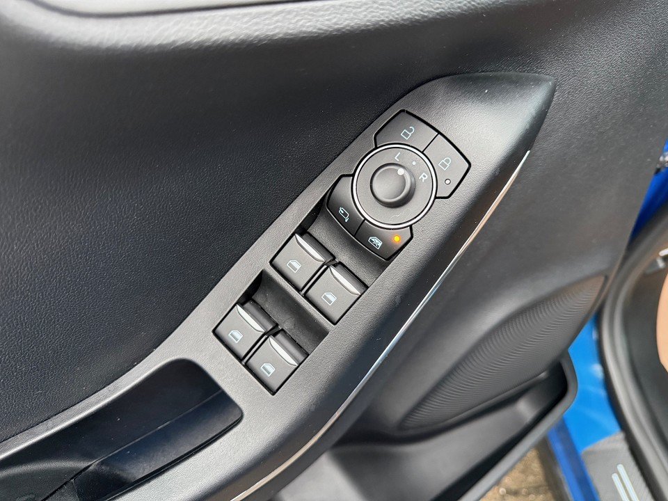 Fahrzeugabbildung Ford Puma 1.0 EcoBoost Mild Hybrid ST-Line