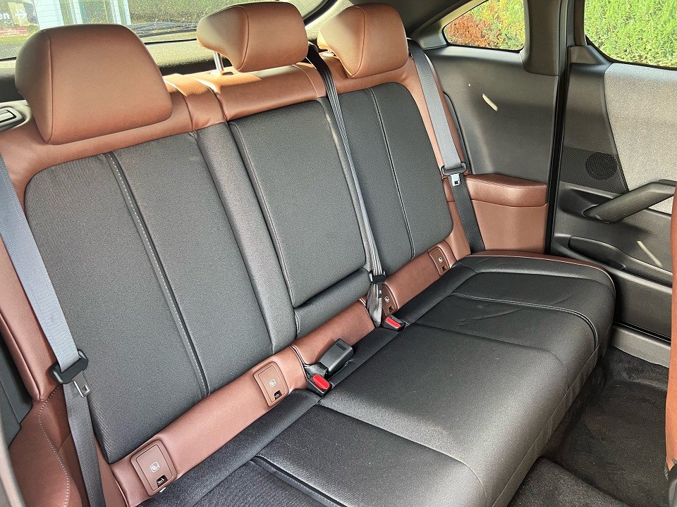 Fahrzeugabbildung Mazda MX-30 e-SKYACTIV EV 145PS ADVANTAGE IV