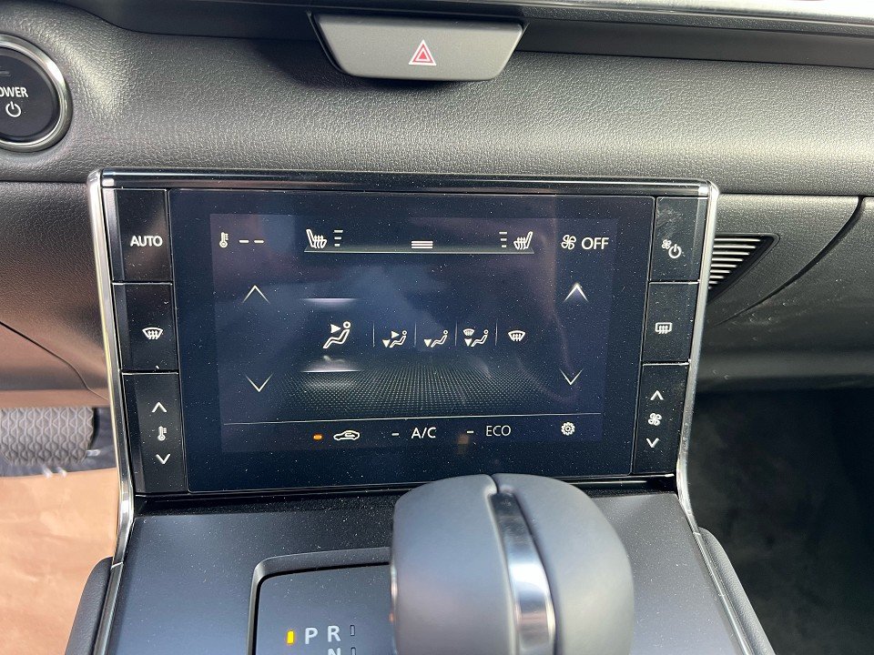 Fahrzeugabbildung Mazda MX-30 e-SKYACTIV EV 145PS ADVANTAGE IV