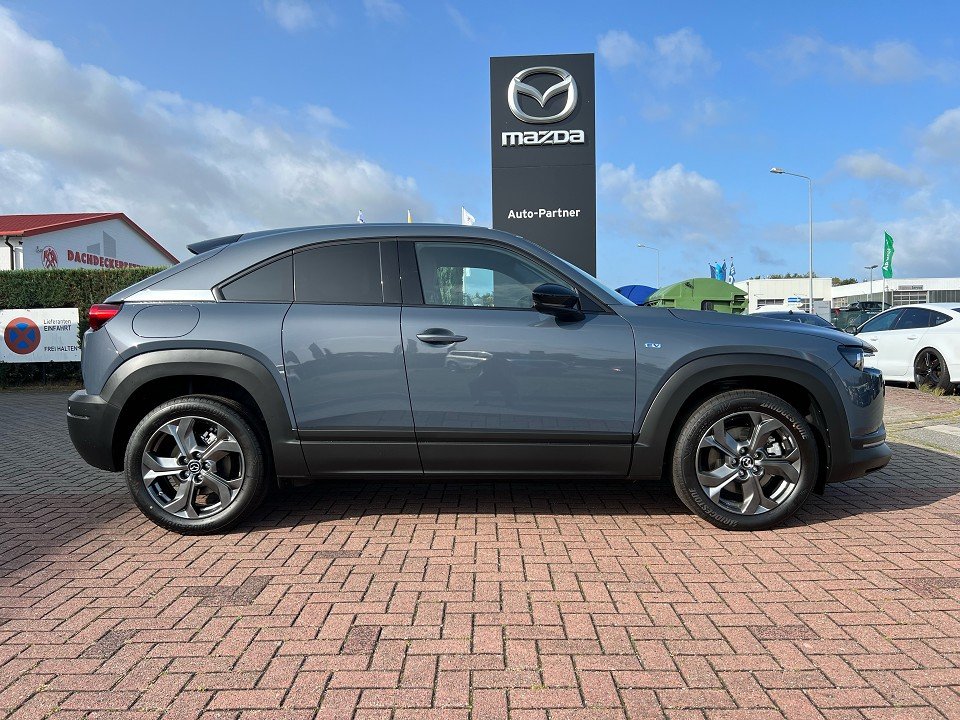 Fahrzeugabbildung Mazda MX-30 e-SKYACTIV EV 145PS ADVANTAGE IV