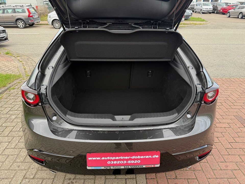Fahrzeugabbildung Mazda 3 2.5L e-SKYACTIV G 140ps 6AT Homura