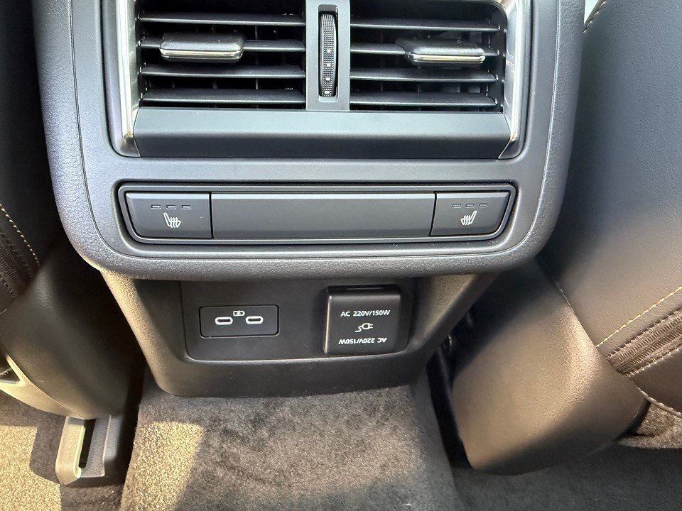 Fahrzeugabbildung Mazda CX-60 3.3L e-SKYACTIV D 254ps AWD Homura Plus