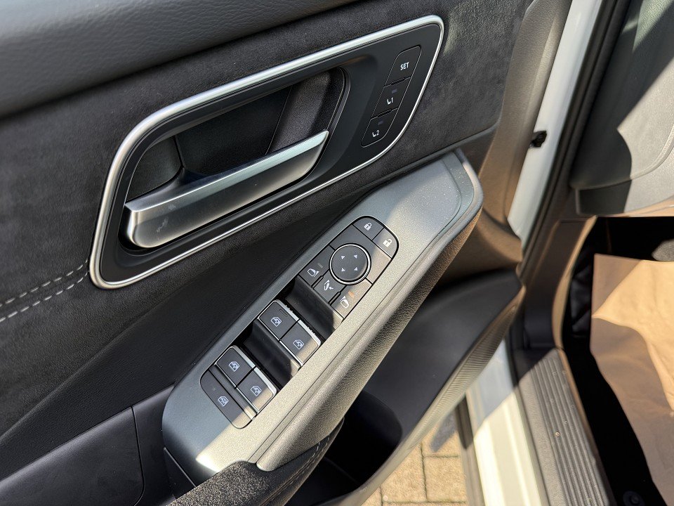 Fahrzeugabbildung Nissan QASHQAI 1.3 DIG-T 158PS Xtronic Tekna Premium Paket