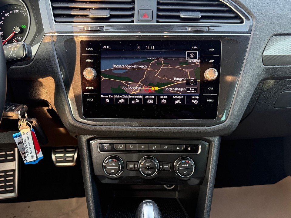 Fahrzeugabbildung Volkswagen Tiguan OFFROAD Start-Stopp 4Motion