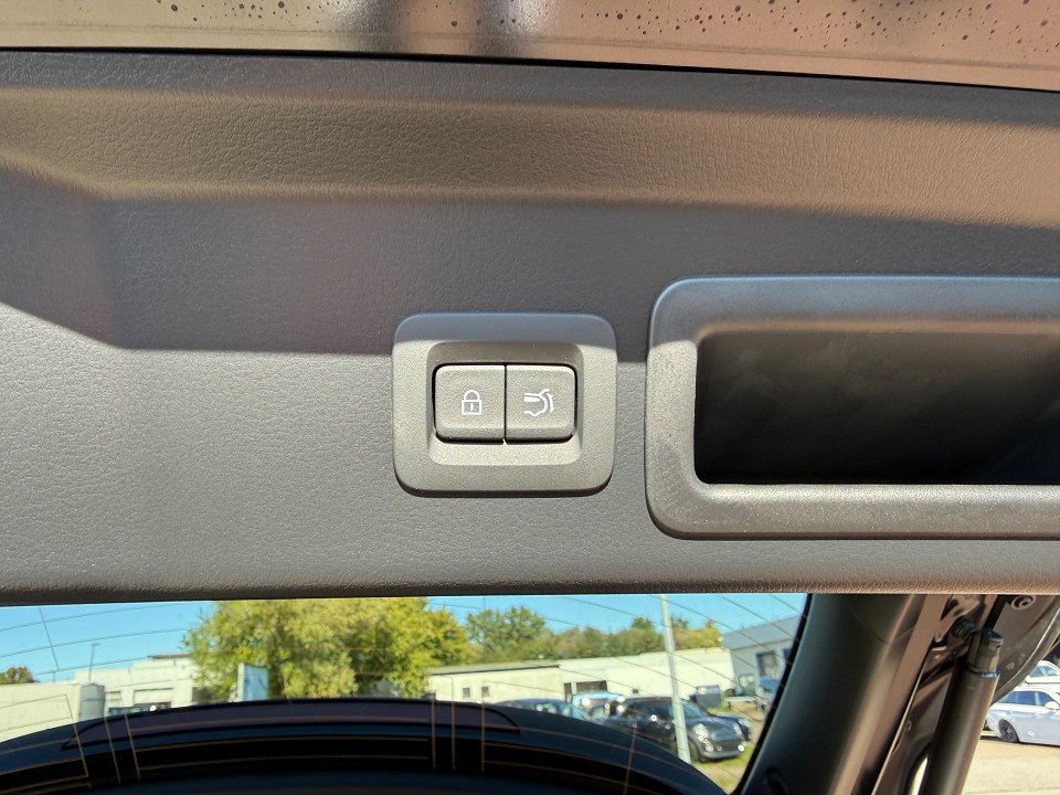 Fahrzeugabbildung Mazda CX-30 2.5L e-SKYACTIV G 140ps 6AT Exclusive-Line