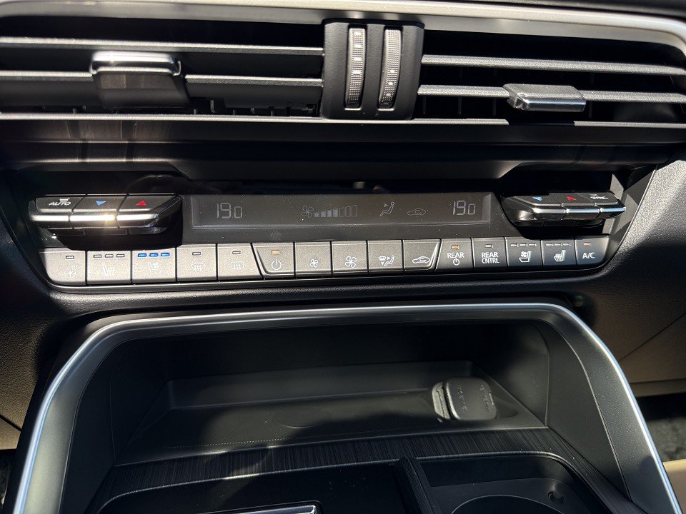 Fahrzeugabbildung Mazda CX-80 e-SKYACTIV D 254ps Homura Plus BLOP