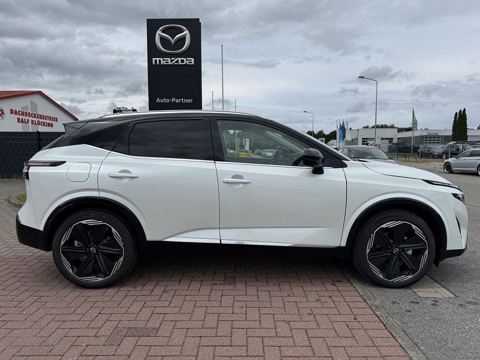 Fahrzeugabbildung Nissan QASHQAI 1.3 DIG-T X-Tronic 4x2 Tekna Premium Paket 2Farben