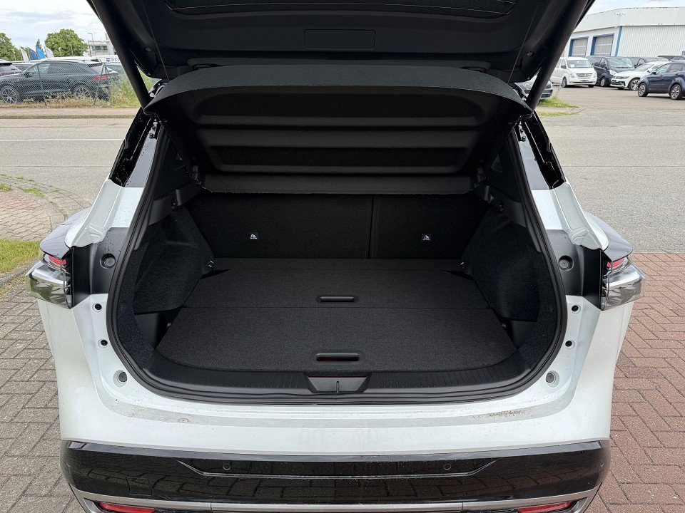 Fahrzeugabbildung Nissan QASHQAI 1.3 DIG-T X-Tronic 4x2 Tekna Premium Paket 2Farben