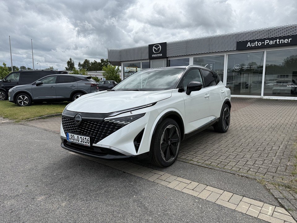 Fahrzeugabbildung Nissan QASHQAI 1.3 DIG-T X-Tronic 4x2 Tekna Premium Paket 2Farben