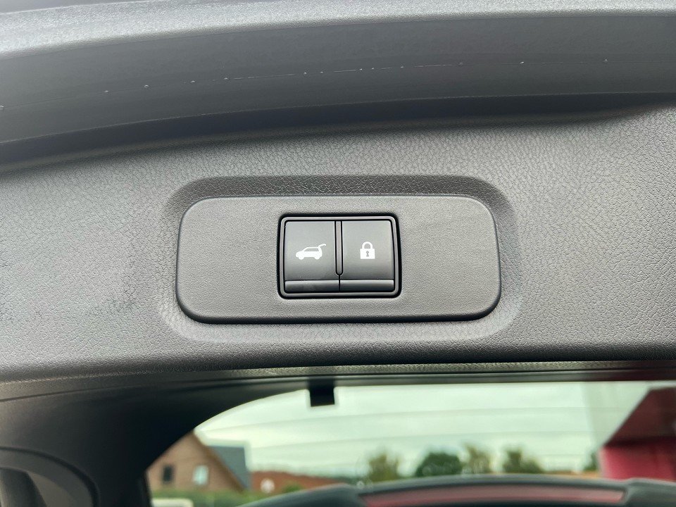 Fahrzeugabbildung Nissan QASHQAI 1.3 DIG-T MHEV Xtronic N-Connecta Winter Business