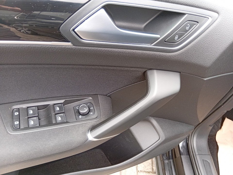 Fahrzeugabbildung Volkswagen Touran Highline BMT/Start-Stopp