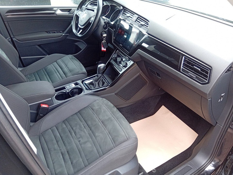 Fahrzeugabbildung Volkswagen Touran Highline BMT/Start-Stopp