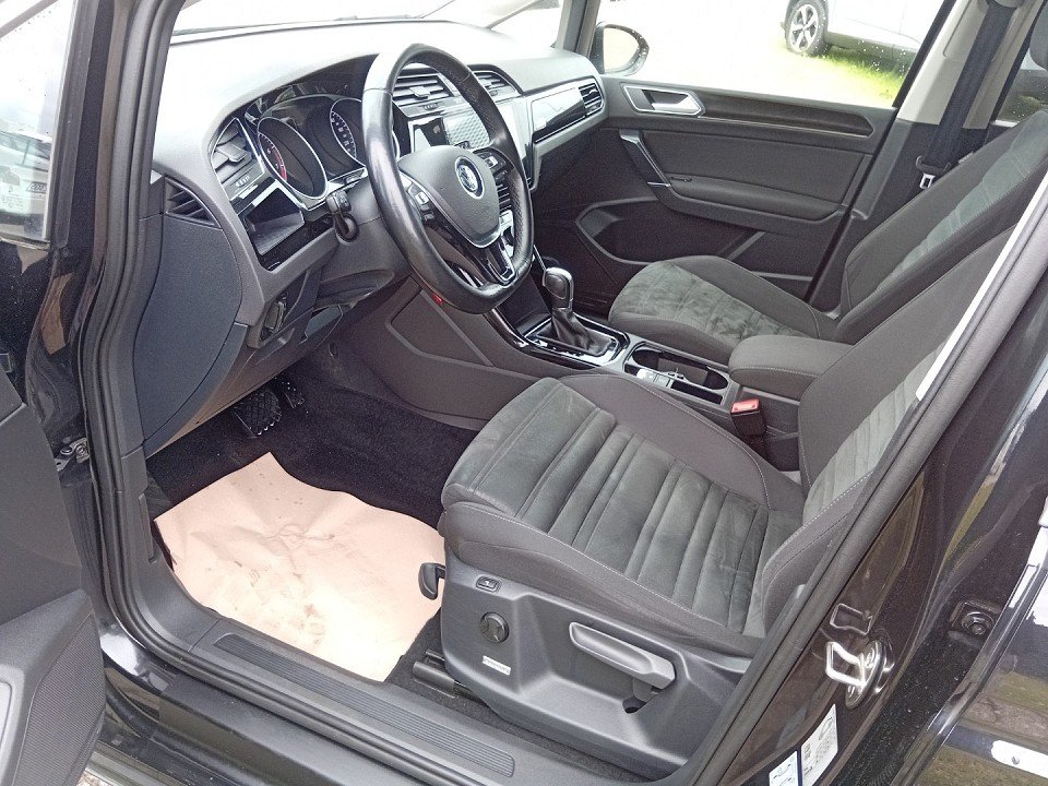 Fahrzeugabbildung Volkswagen Touran Highline BMT/Start-Stopp
