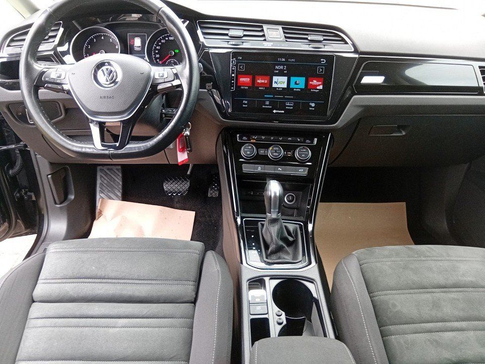 Fahrzeugabbildung Volkswagen Touran Highline BMT/Start-Stopp