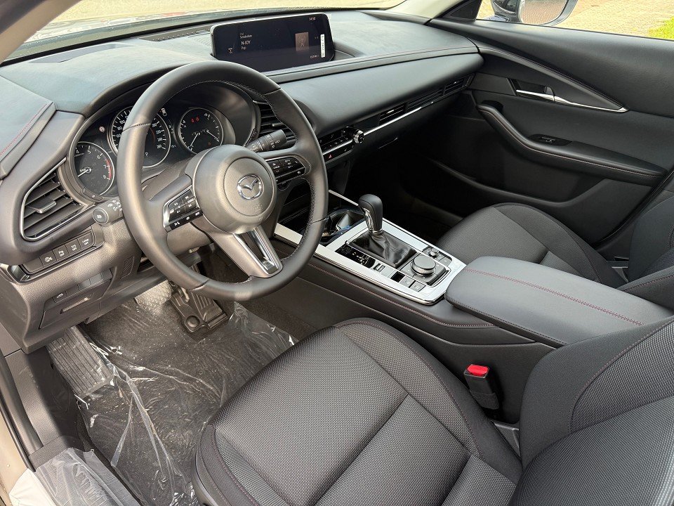 Fahrzeugabbildung Mazda CX-30 2.5L e-SKYACTIV G 140ps 6AT Homura