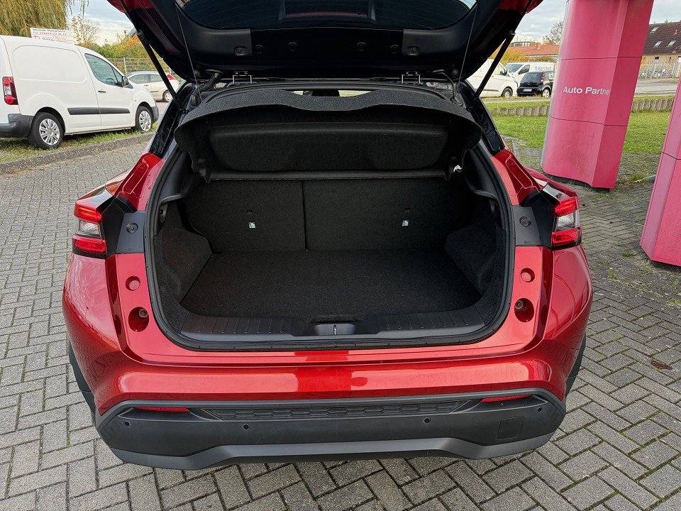 Fahrzeugabbildung Nissan JUKE DIG-T 117PS 6MT N-Connecta NC Winter 2 Farben