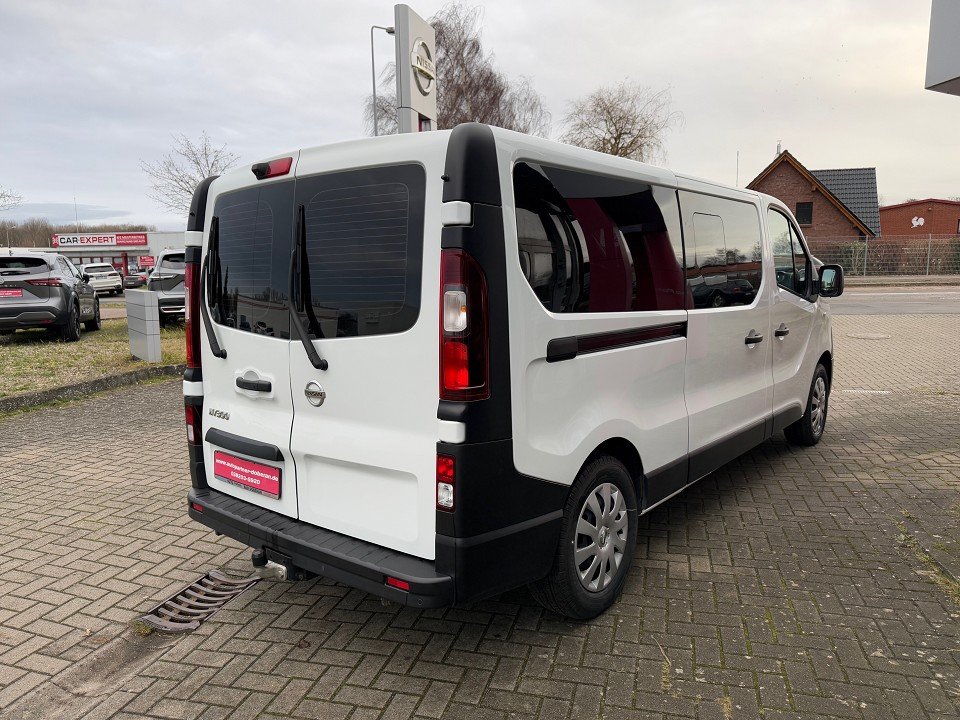 Fahrzeugabbildung Nissan NV300 Kombi9 L2H1 2,9t MT PRE 2ST AHK Navi EB