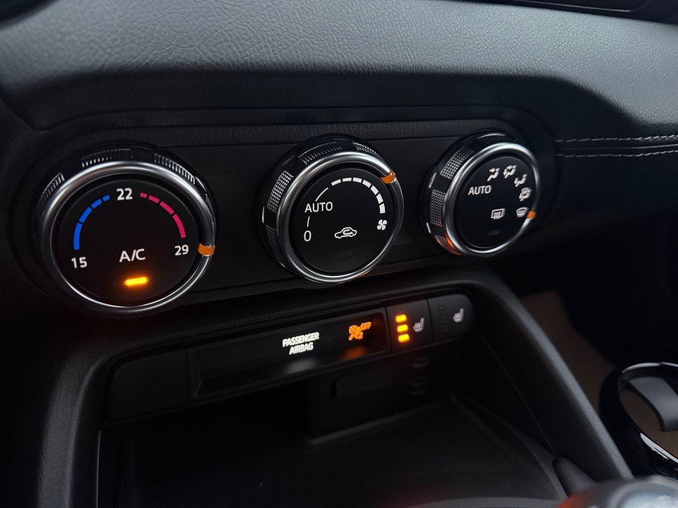 Fahrzeugabbildung Mazda MX-5 1.5L SKYACTIV-G 132 6MT Exclusive-line