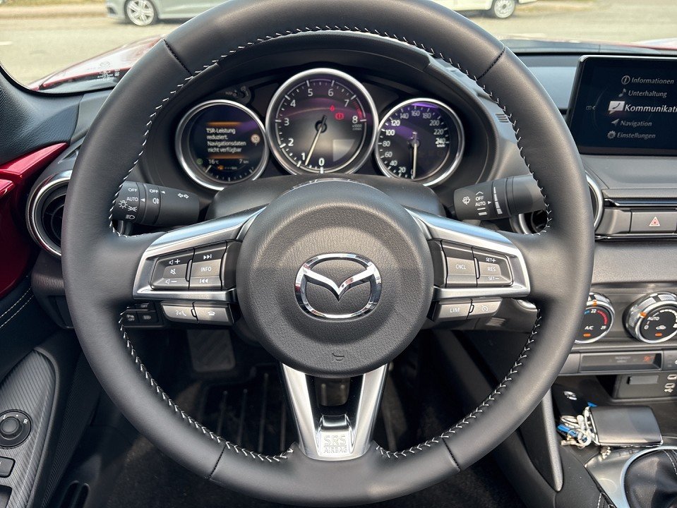 Fahrzeugabbildung Mazda MX-5 1.5L SKYACTIV-G 132 6MT Exclusive-line