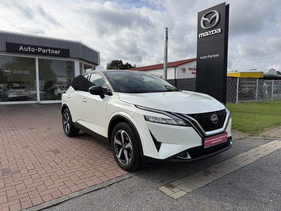 Nissan Qashqai 1.3 DIG-T 4x4 N-Connecta Winter Business 2 Farben